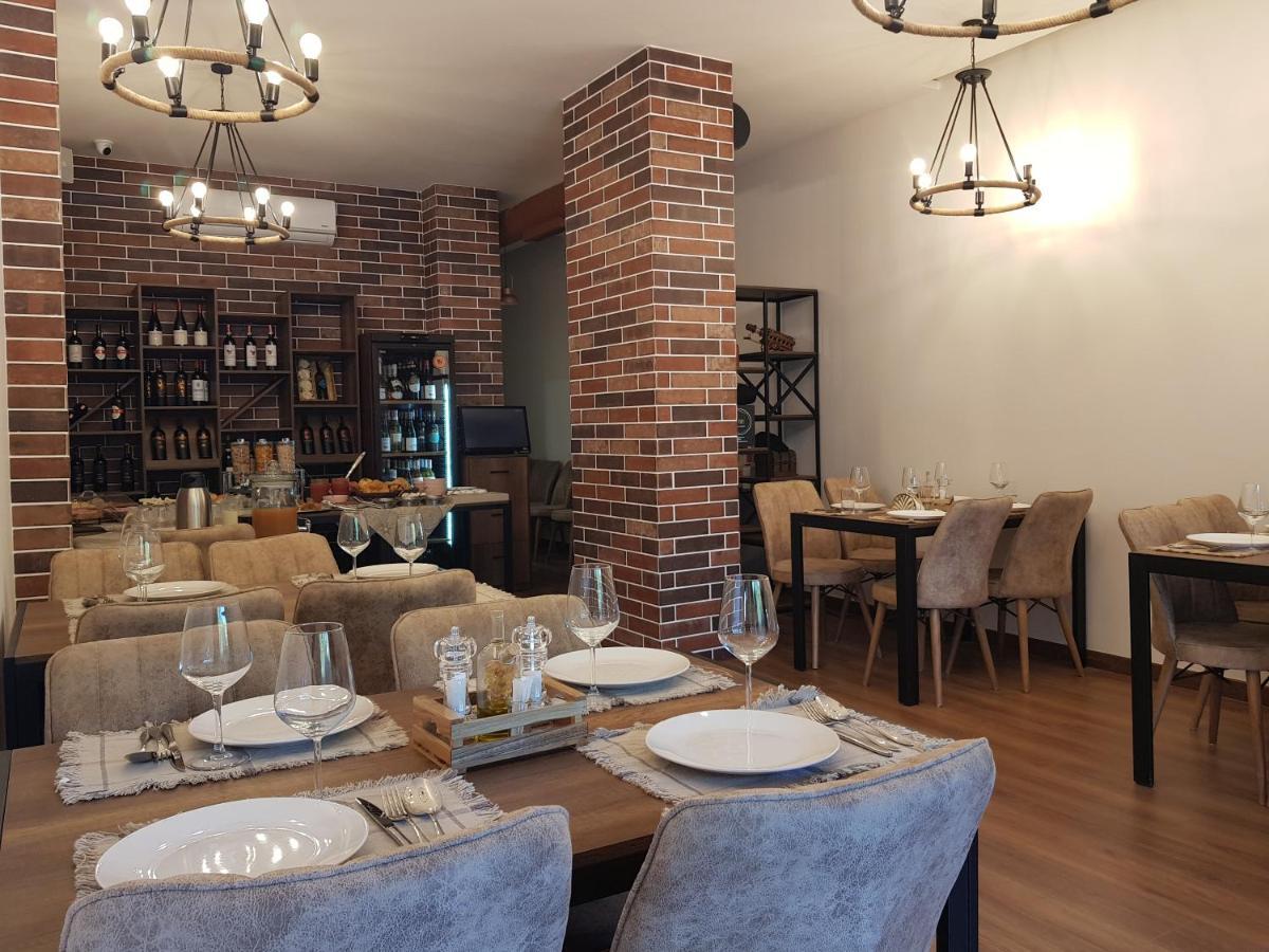 Peaky Hotel Durres Exterior photo
